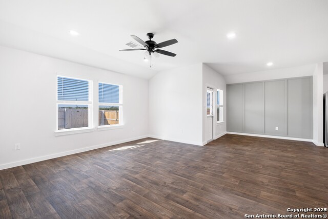 Image 27 of 39 For 645 Jane Long