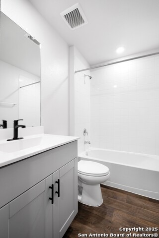 Image 9 of 39 For 645 Jane Long