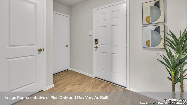 Image 3 of 30 For 722 Jennifer Way