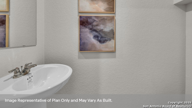 Image 6 of 30 For 722 Jennifer Way