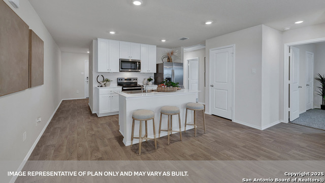 Image 4 of 31 For 730 Jennifer Way