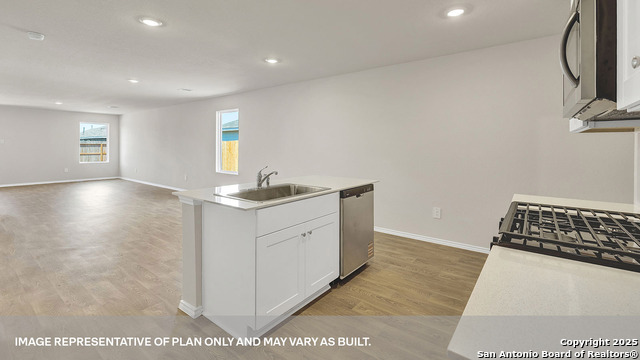 Image 12 of 24 For 718 Jennifer Way