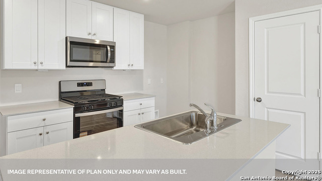 Image 6 of 24 For 718 Jennifer Way