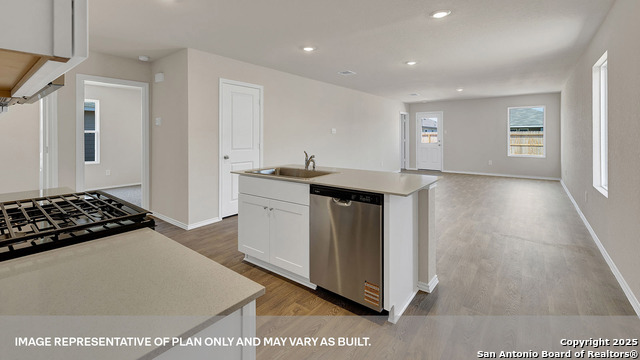 Image 5 of 23 For 734 Jennifer Way