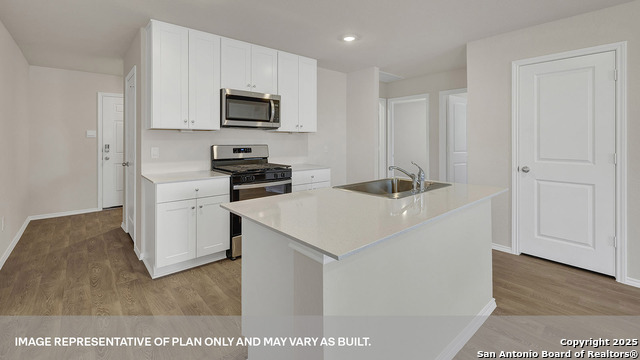 Image 6 of 23 For 734 Jennifer Way