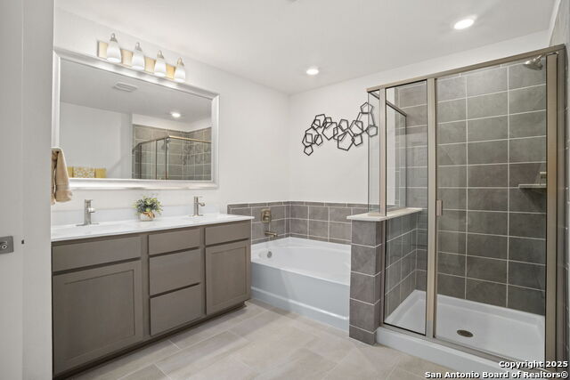 Image 15 of 35 For 14839 Vance Jackson #508