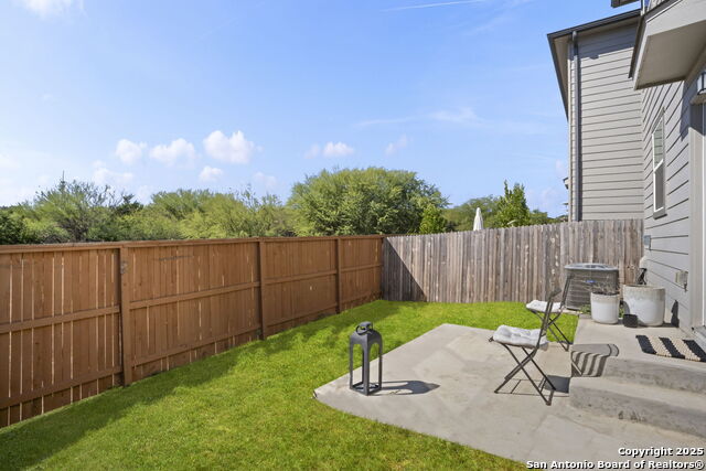 Image 32 of 35 For 14839 Vance Jackson #508