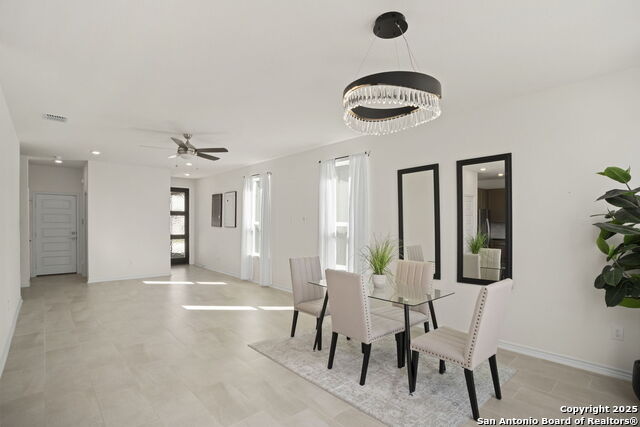 Image 4 of 35 For 14839 Vance Jackson #508