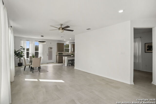 Image 7 of 35 For 14839 Vance Jackson #508