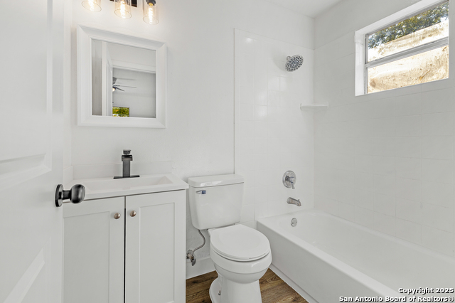 Image 18 of 25 For 611 Sims