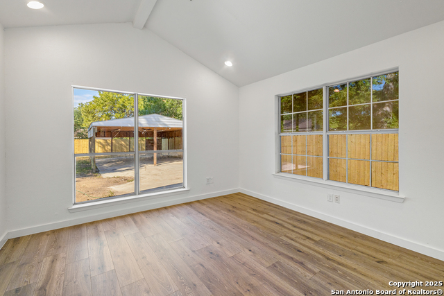 Image 19 of 25 For 611 Sims