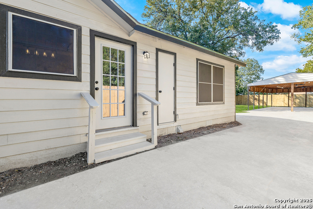 Image 20 of 25 For 611 Sims