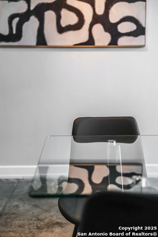 Image 15 of 62 For 1401 Flores S 202