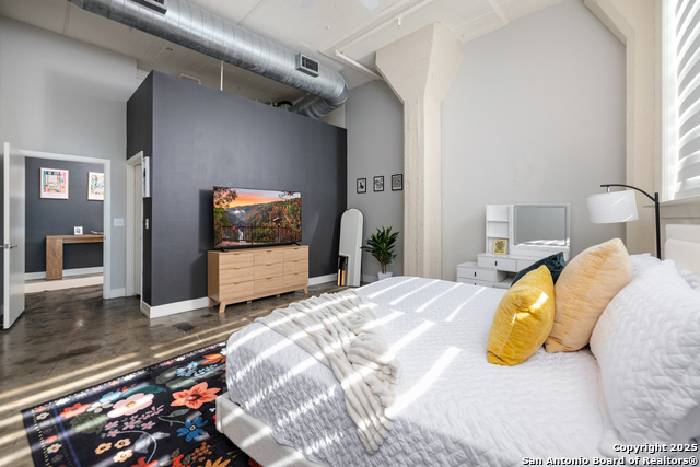 Image 20 of 62 For 1401 Flores S 202