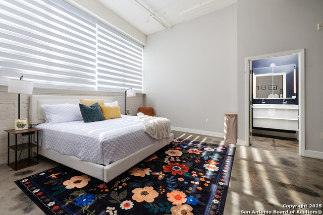 Image 22 of 62 For 1401 Flores S 202