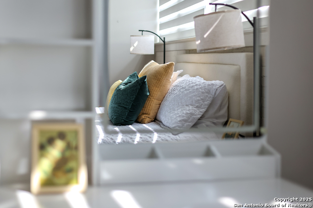 Image 25 of 62 For 1401 Flores S 202