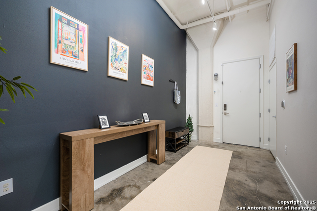 Image 3 of 62 For 1401 Flores S 202