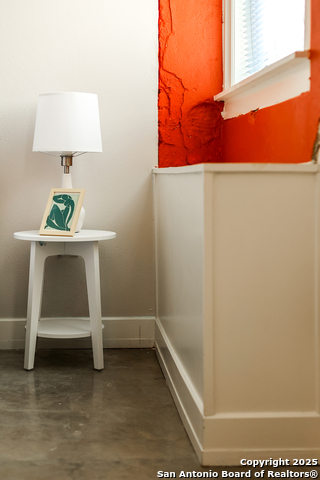 Image 39 of 62 For 1401 Flores S 202