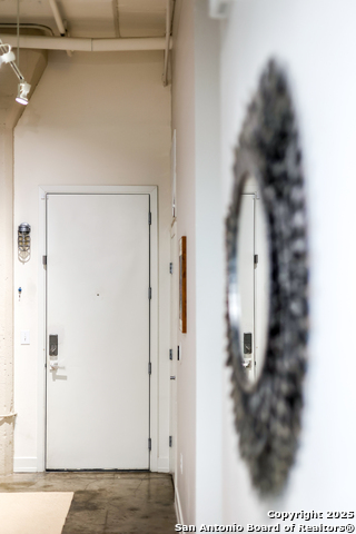 Image 4 of 62 For 1401 Flores S 202