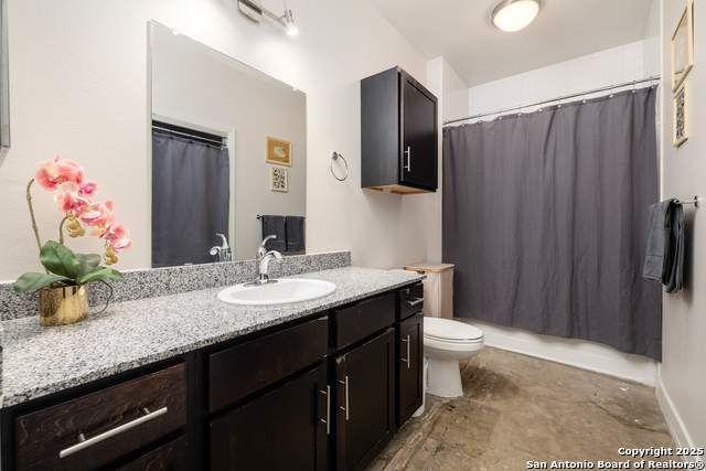 Image 44 of 62 For 1401 Flores S 202