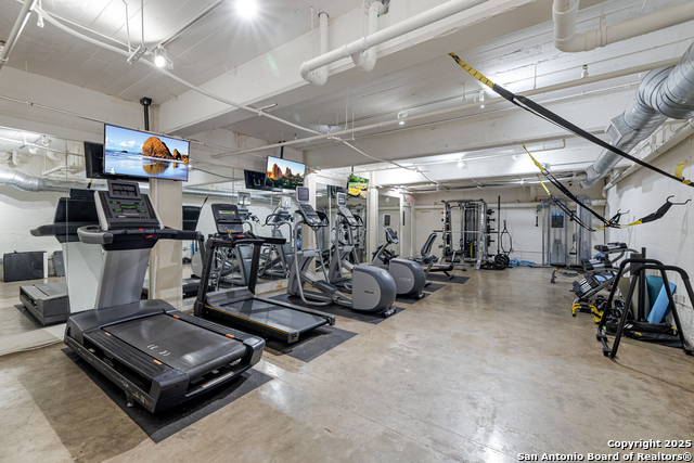 Image 48 of 62 For 1401 Flores S 202