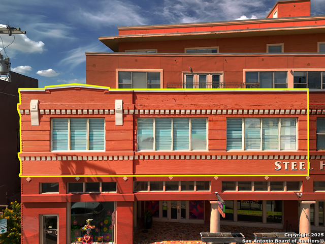 Image 56 of 62 For 1401 Flores S 202