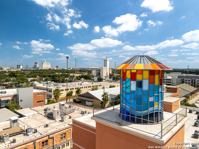 Image 58 of 62 For 1401 Flores S 202