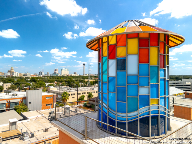 Image 59 of 62 For 1401 Flores S 202