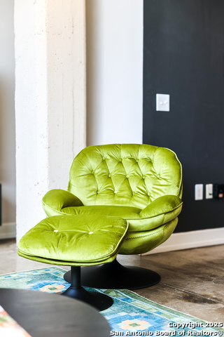 Image 8 of 62 For 1401 Flores S 202