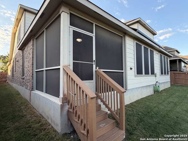 Listing photo id 3 for 10510 Coyote Run