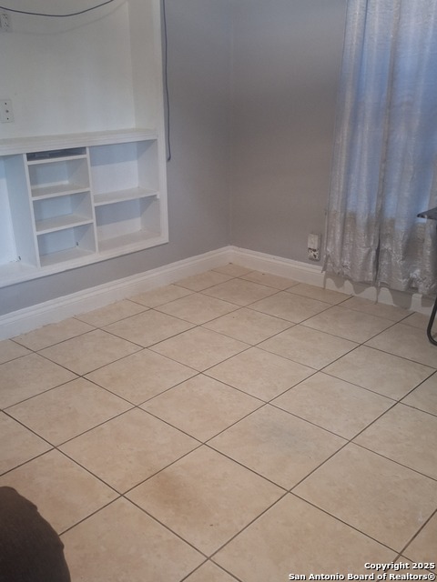 Image 2 of 17 For 1105 Center St N