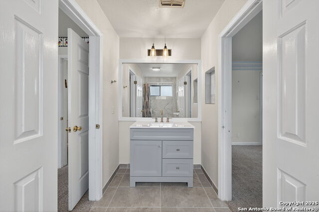 Image 17 of 27 For 14043 Oakhill