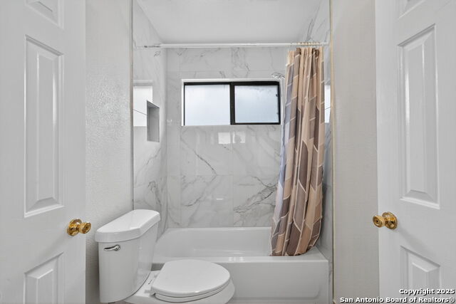 Image 18 of 27 For 14043 Oakhill