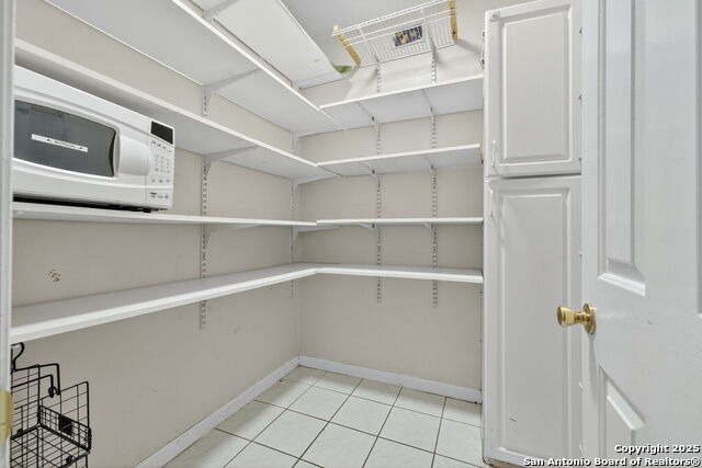 Image 24 of 27 For 14043 Oakhill