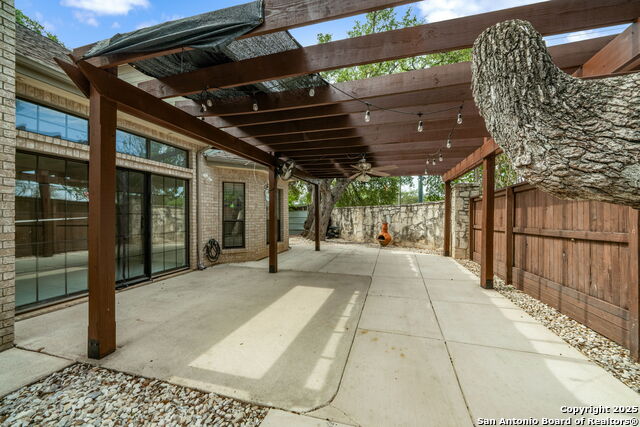 Image 25 of 27 For 14043 Oakhill