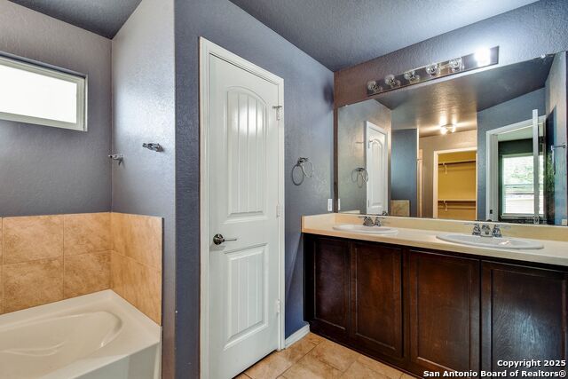 Listing photo id 19 for 11135 Creek Eagle