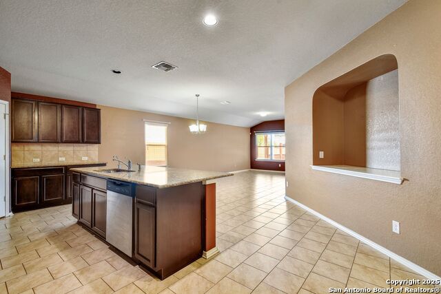 Listing photo id 1 for 11135 Creek Eagle