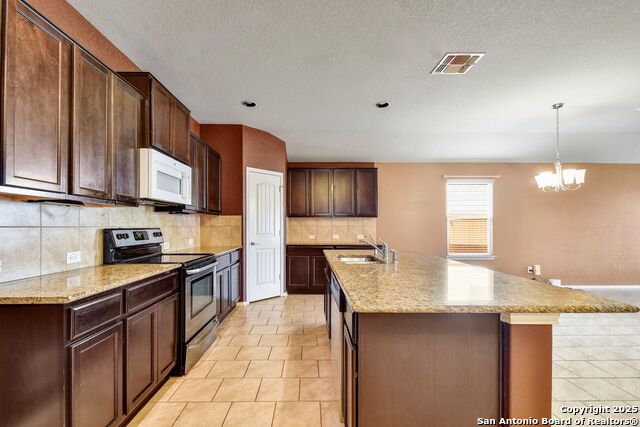 Listing photo id 2 for 11135 Creek Eagle