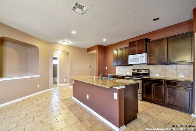 Listing photo id 5 for 11135 Creek Eagle