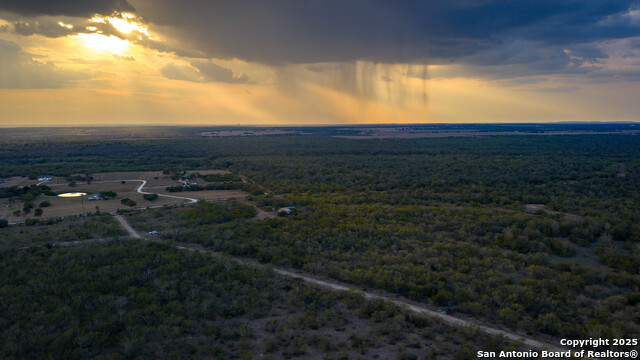 Listing photo id 5 for 916 County Road 421