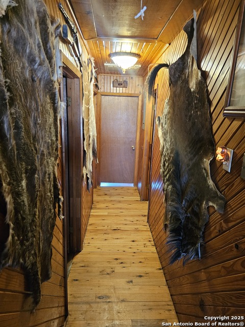 Listing photo id 10 for 13733 Fm 541