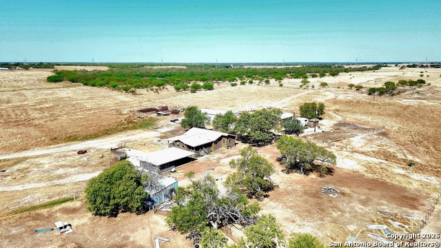 Listing photo id 2 for 13733 Fm 541