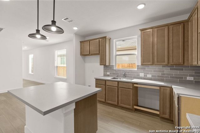 Listing photo id 9 for 5727 Marble Falls