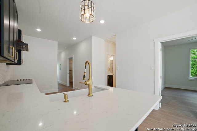 Image 12 of 28 For 727 Hammond  