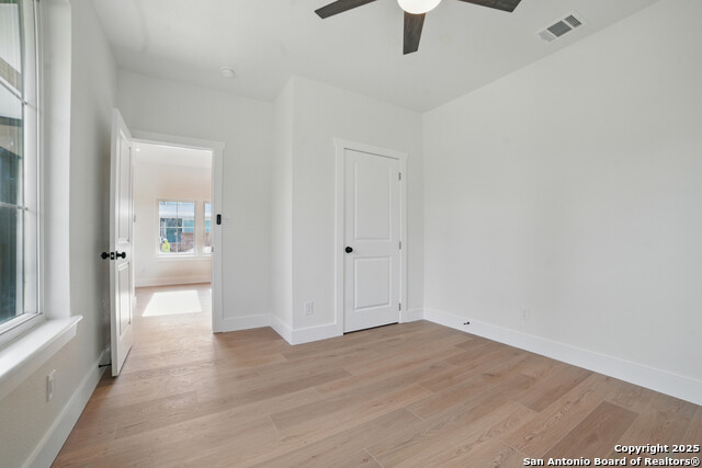 Image 15 of 28 For 727 Hammond  