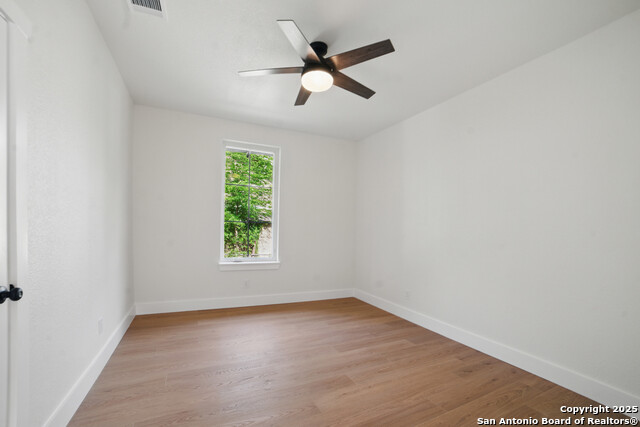 Image 17 of 28 For 727 Hammond  