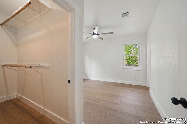 Image 19 of 28 For 727 Hammond  