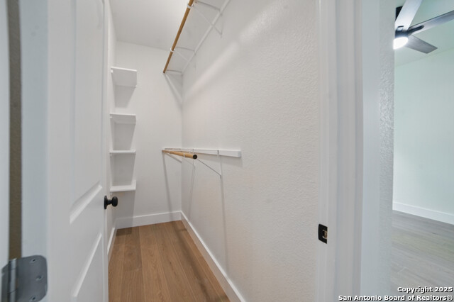 Image 20 of 28 For 727 Hammond  