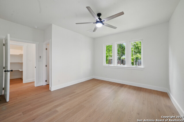 Image 21 of 28 For 727 Hammond  