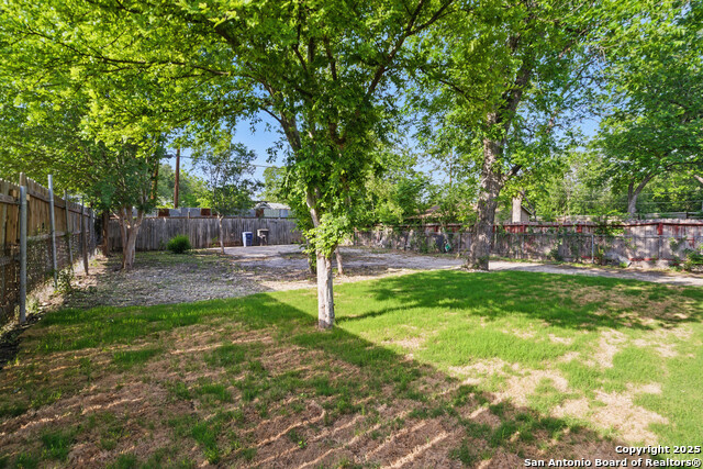 Image 25 of 28 For 727 Hammond  